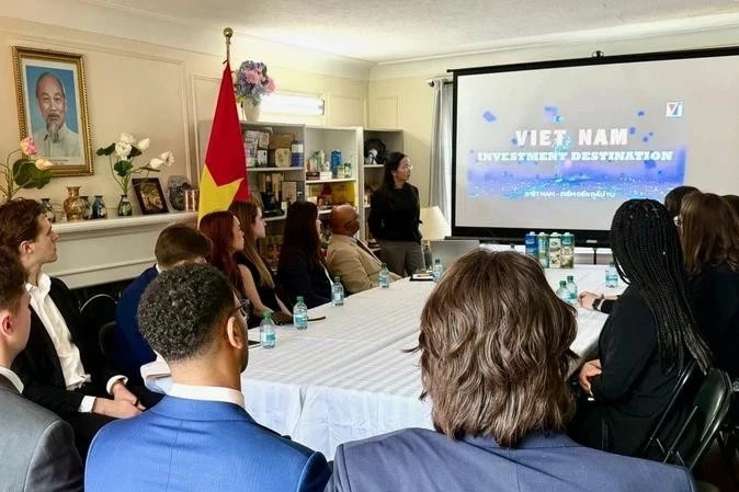 Canadian companies shift to Vietnamese market