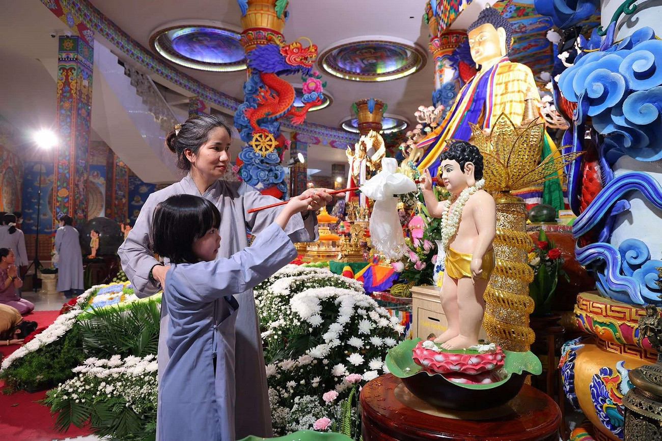 Anh Dai Bao thap 5.jpg