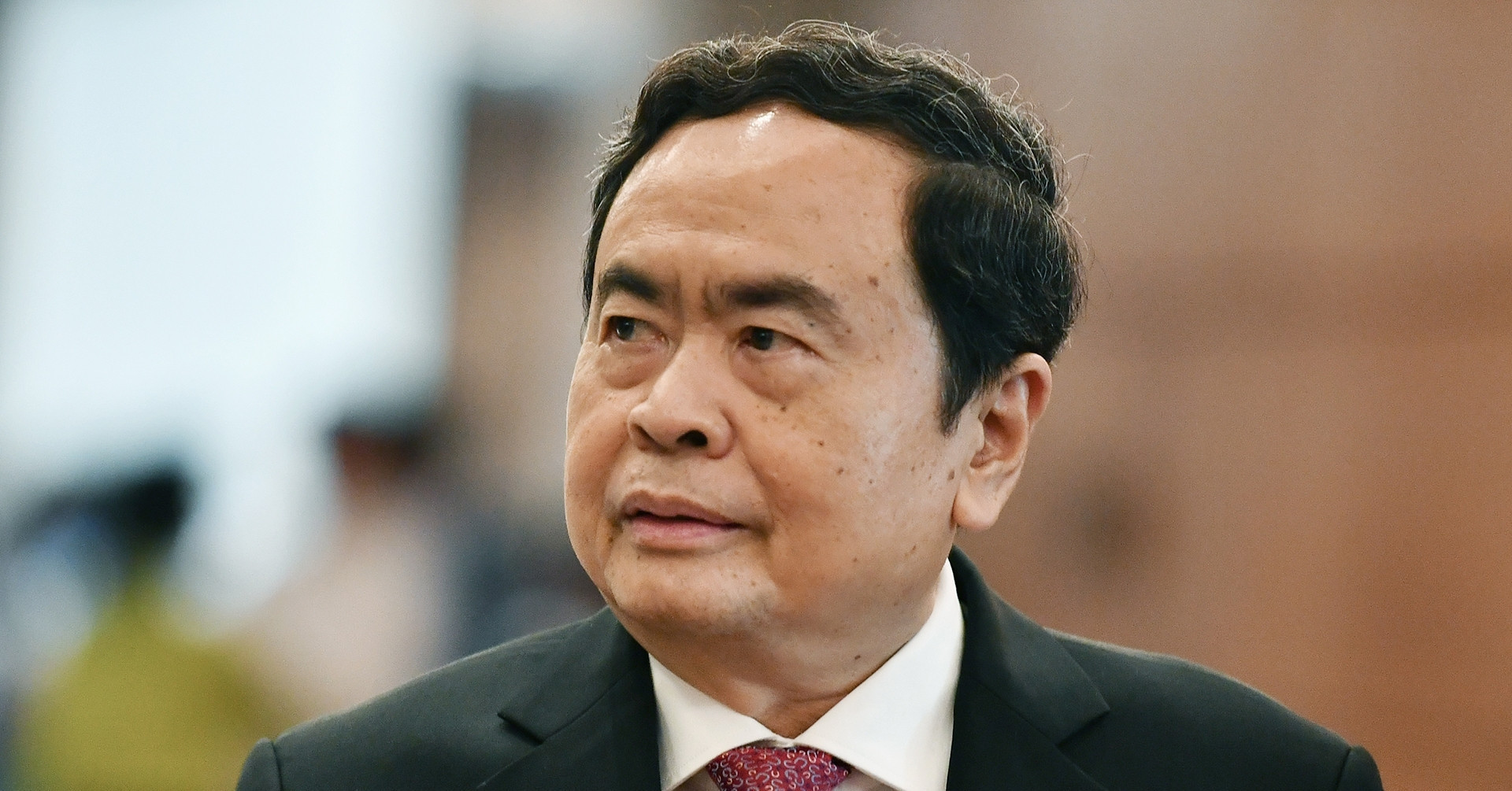 Vietnam’s top legislator to lead committee revising Constitution