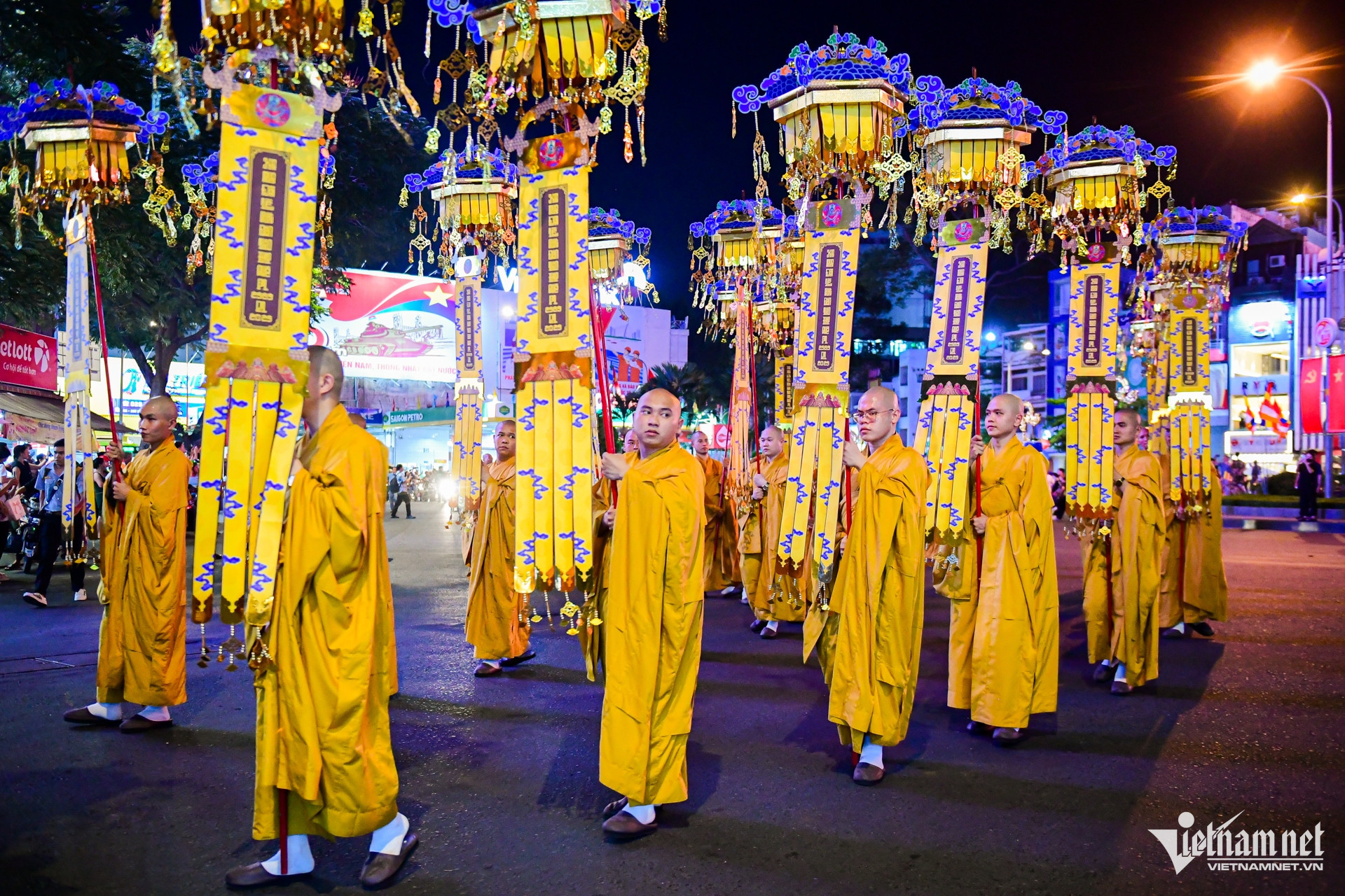 vesak vietnam1.jpg