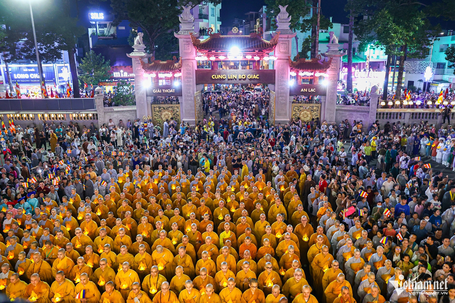 vesak vietnam10.jpg