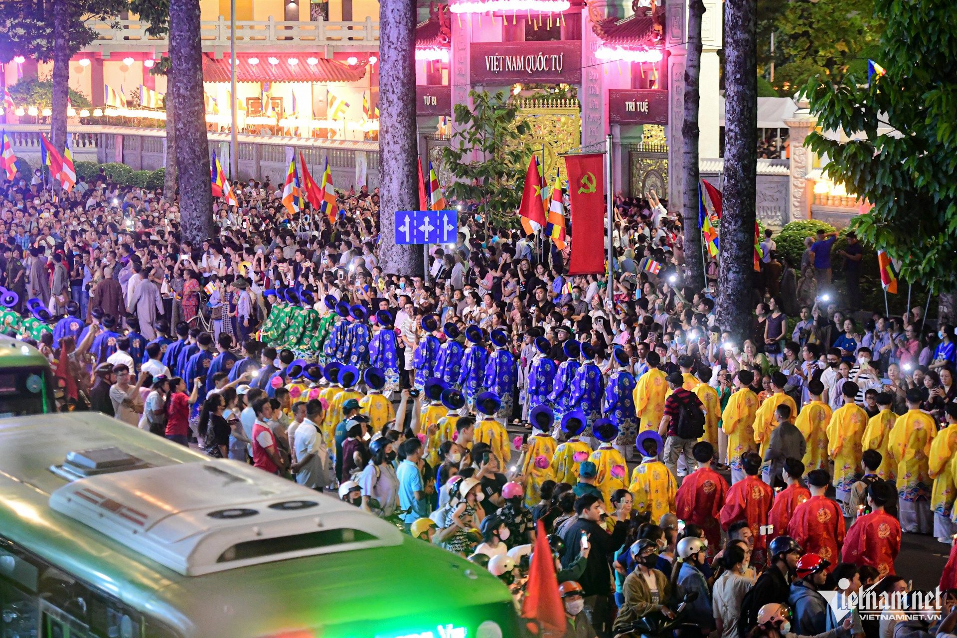 vesak vietnam6.jpg