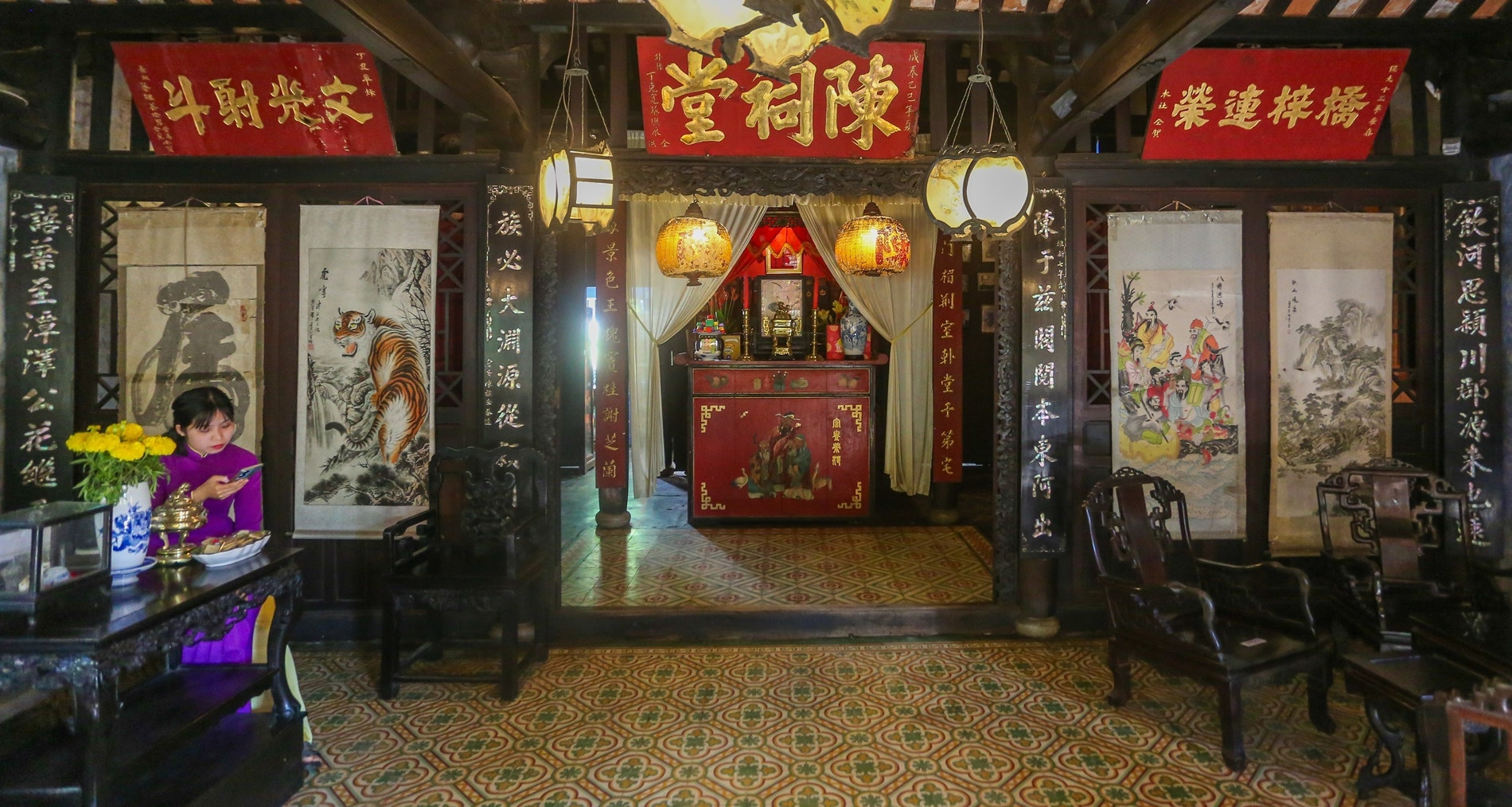 Sacred sword and ancient texts preserved in Hoi An’s 223-year-old house