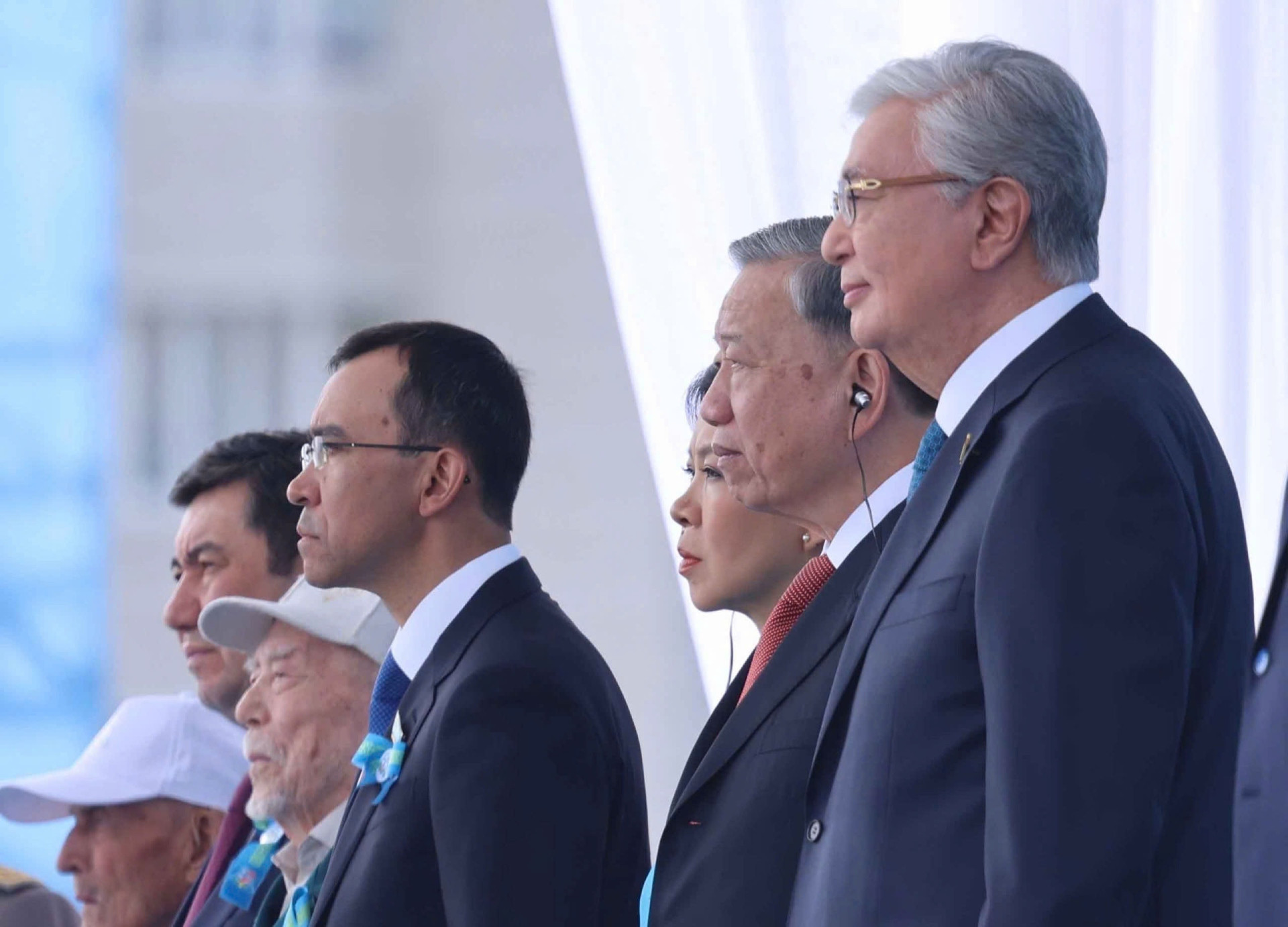 to lam parade.jpg