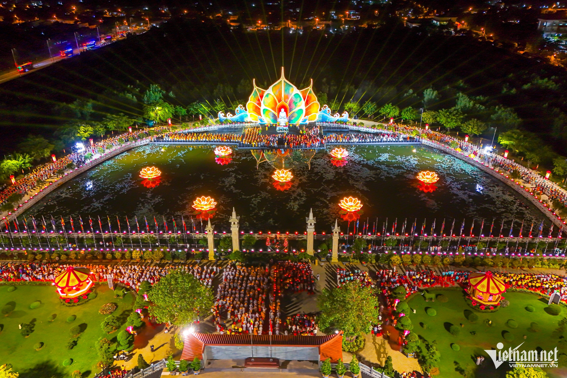 vesak vietnam.jpg