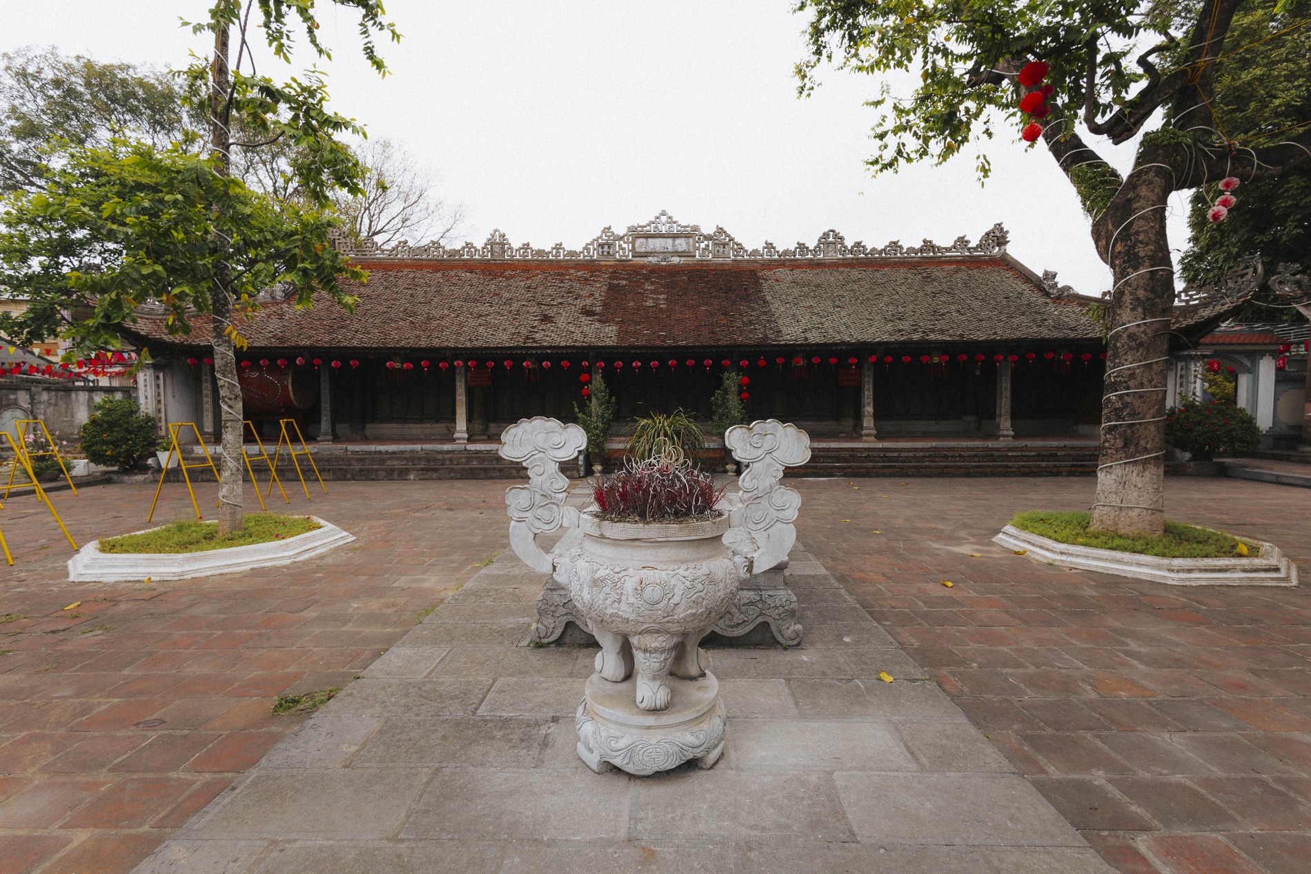 vietnam pagoda11.jpg