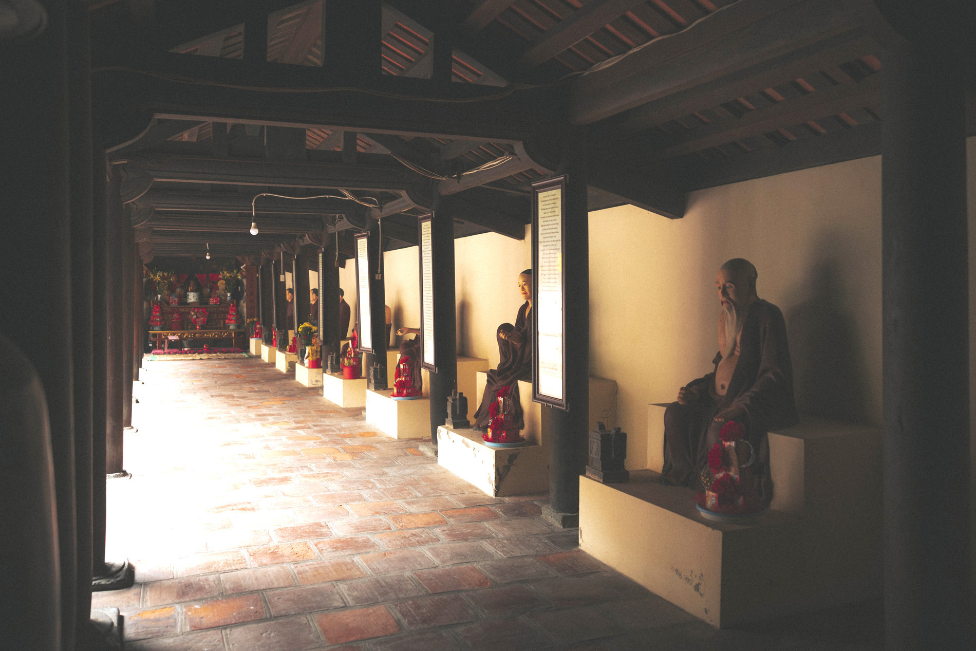 vietnam pagoda15.jpg