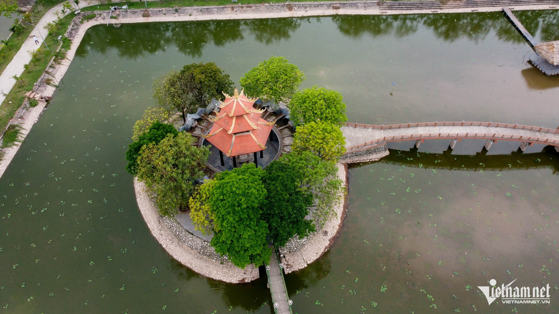 vietnam pagoda16.jpg