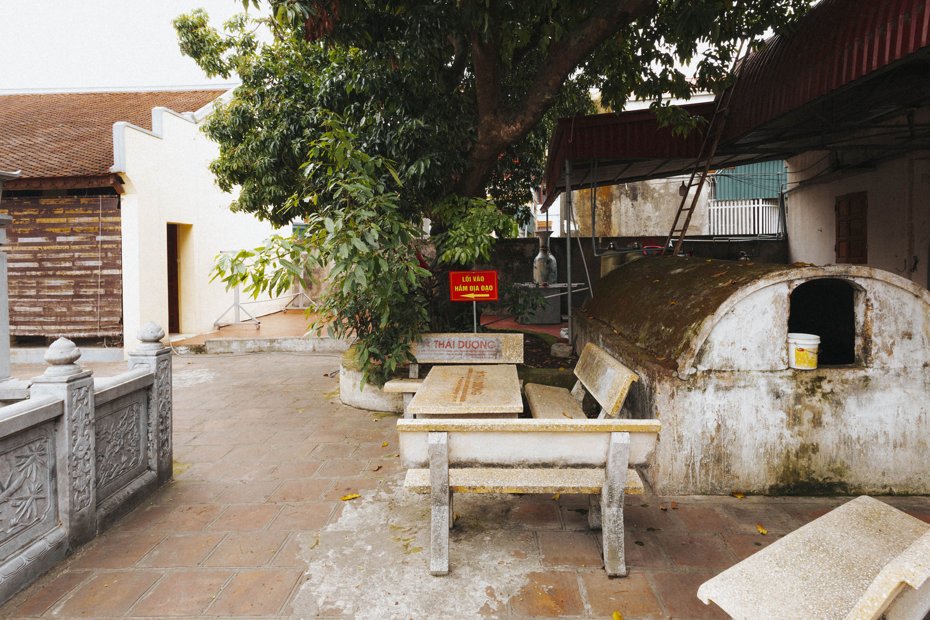 vietnam pagoda17.jpg