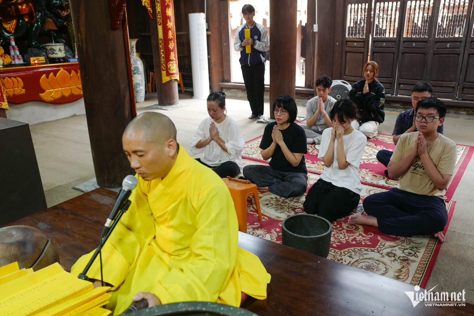 vietnam pagoda2.jpg