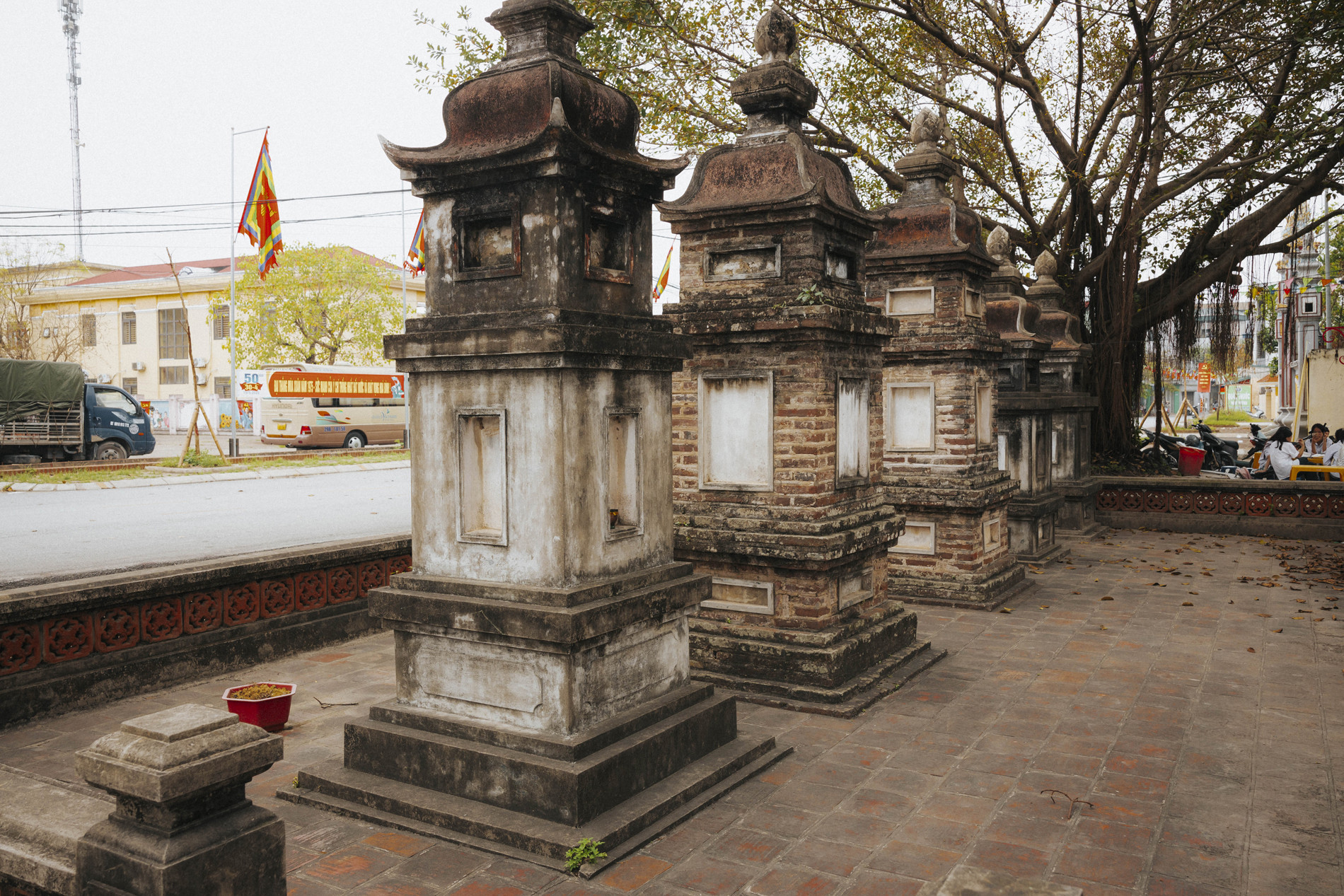 vietnam pagoda5.jpg