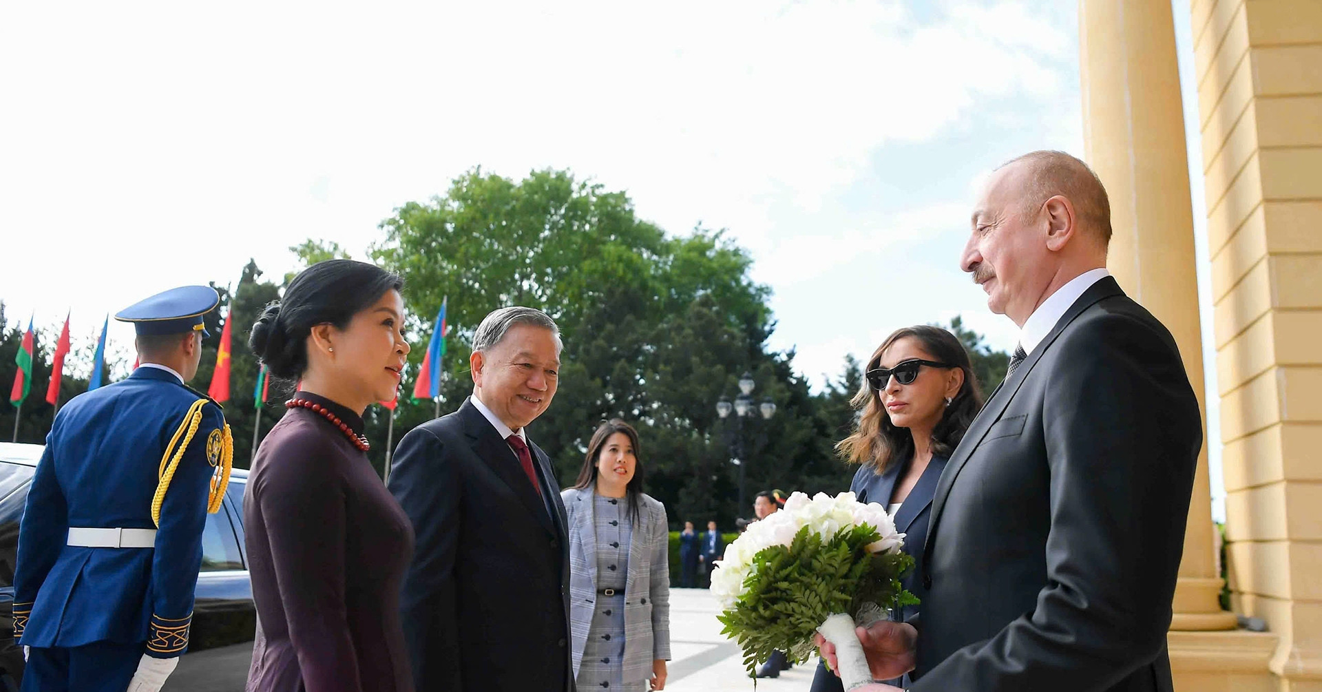 Party Chief To Lam begins state visit to Azerbaijan with ceremonial welcome