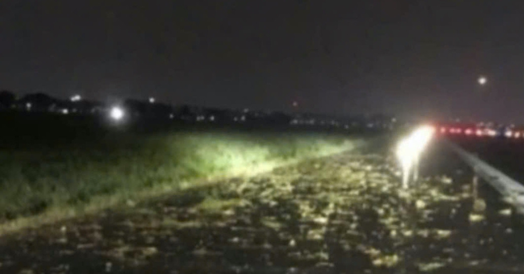 Vietjet flight skids off runway at Tan Son Nhat during heavy rain