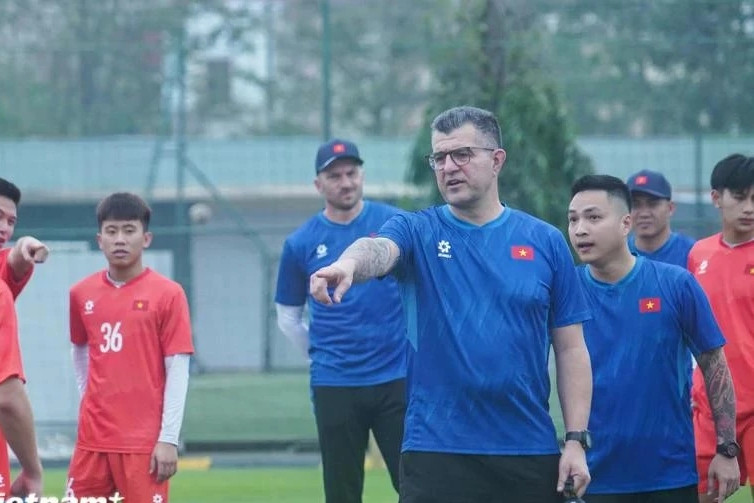 Vietnam calls up 30 U-16 players for CFA int’l tournament in China