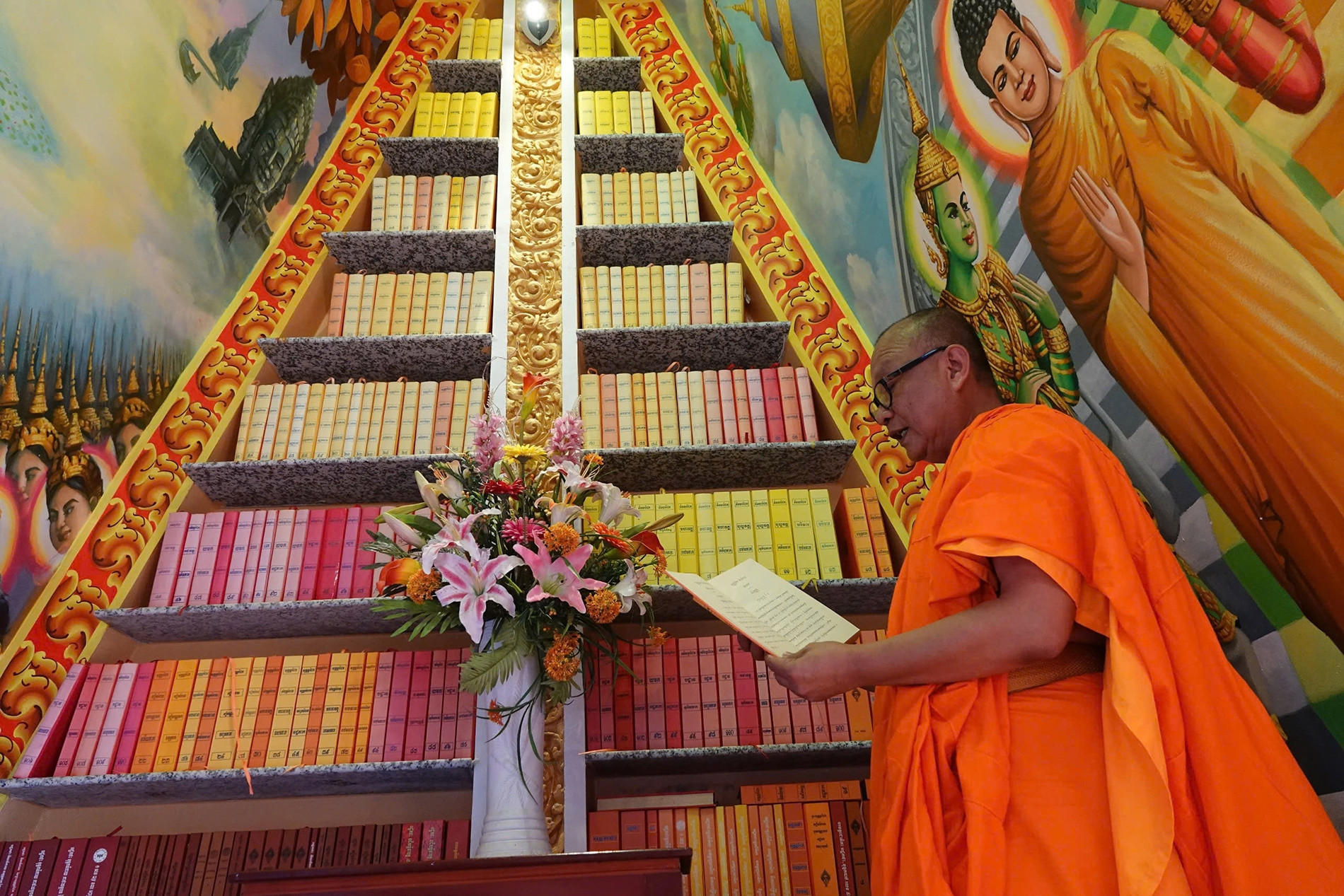 Can Tho’s finest temple offers poor students support for university education