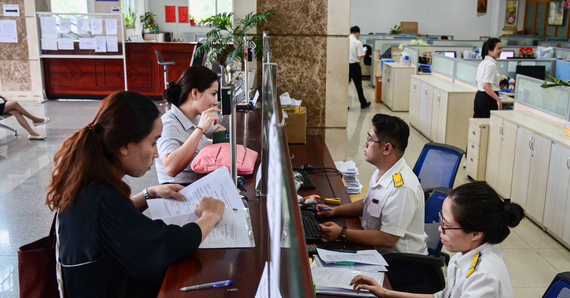 Vietnam urged to drop travel bans on tax-debt executives