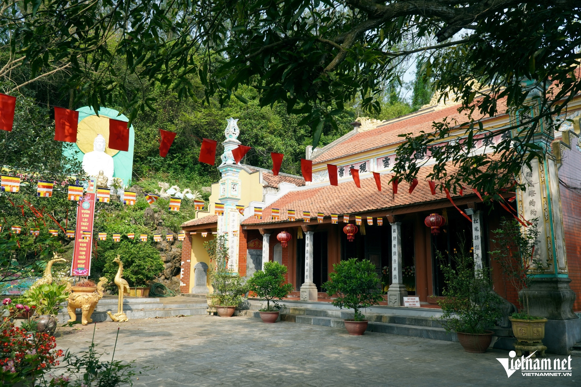 W-a4Ngôi chùa nghìn năm tuổi.JPG.jpg