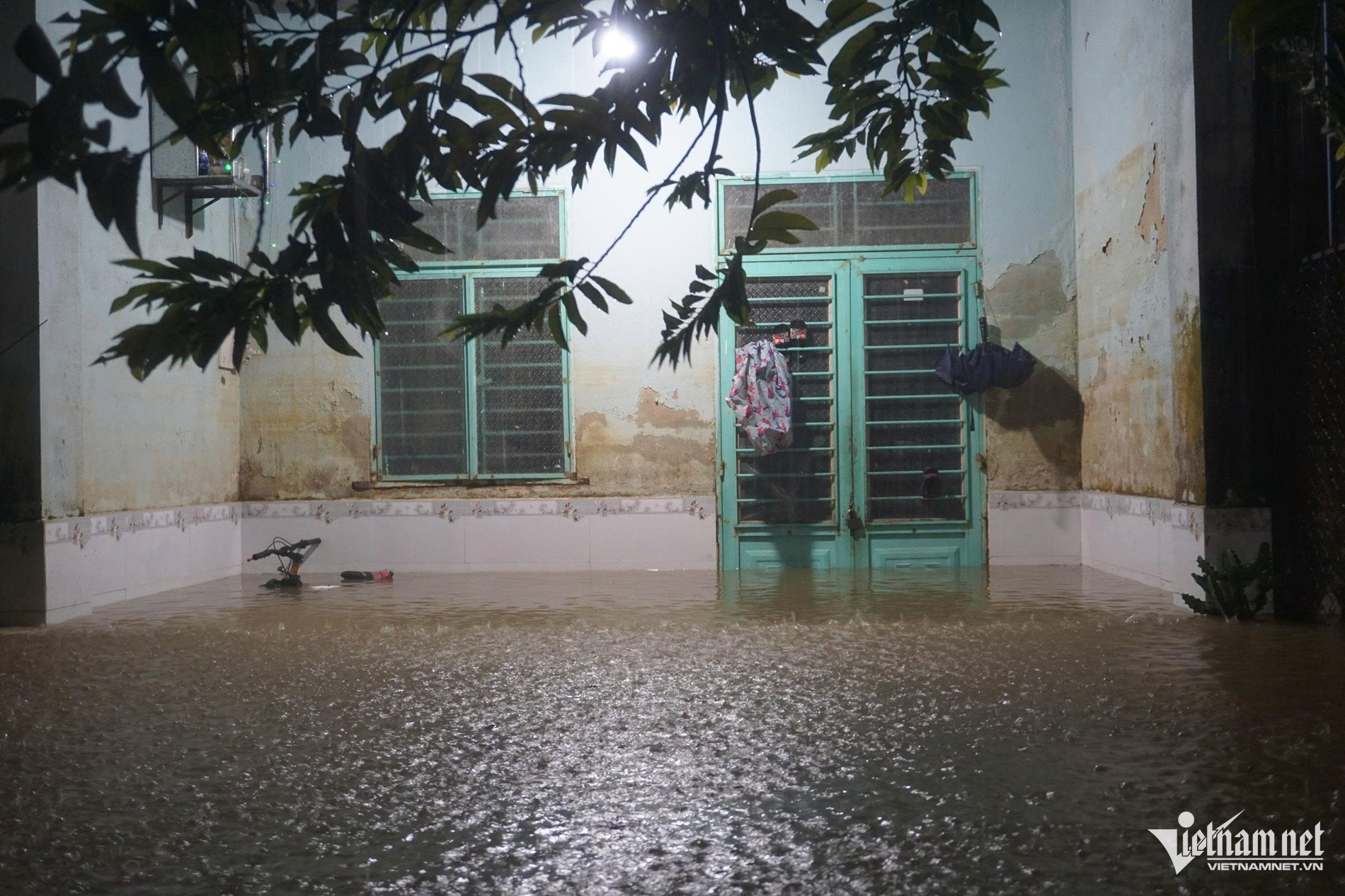 flood vietnam.jpg
