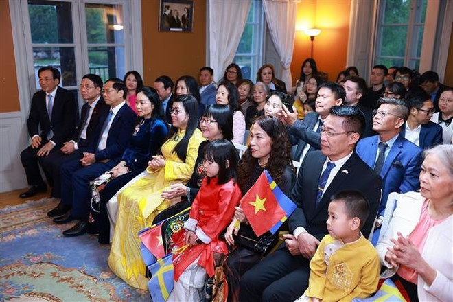 pm-meets-ov-community-in-sweden-1.jpg