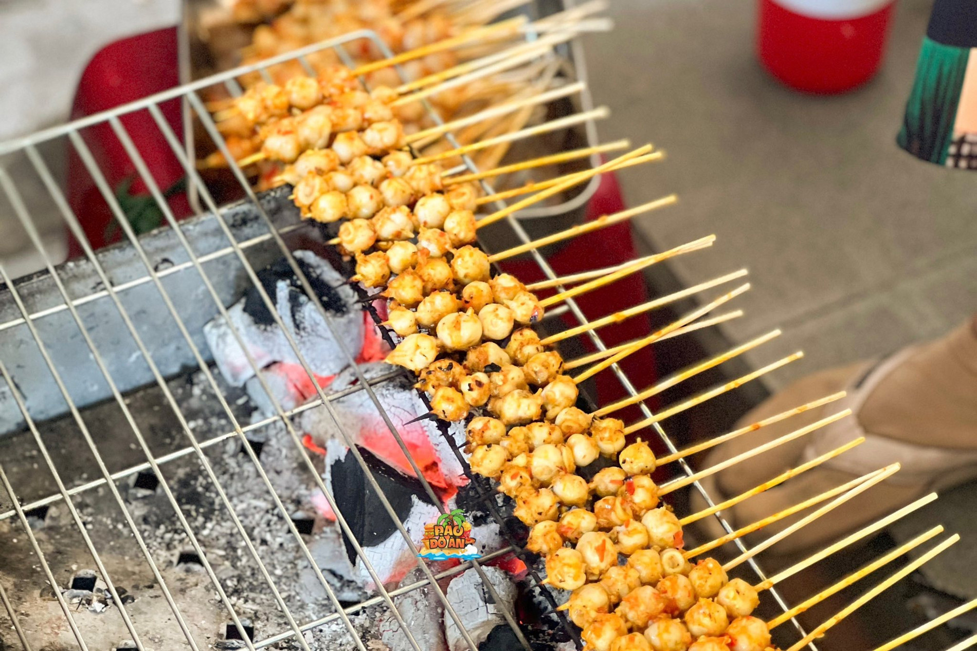 Unique grilled delicacy in Phan Thiet: white, crispy, and delicious squid