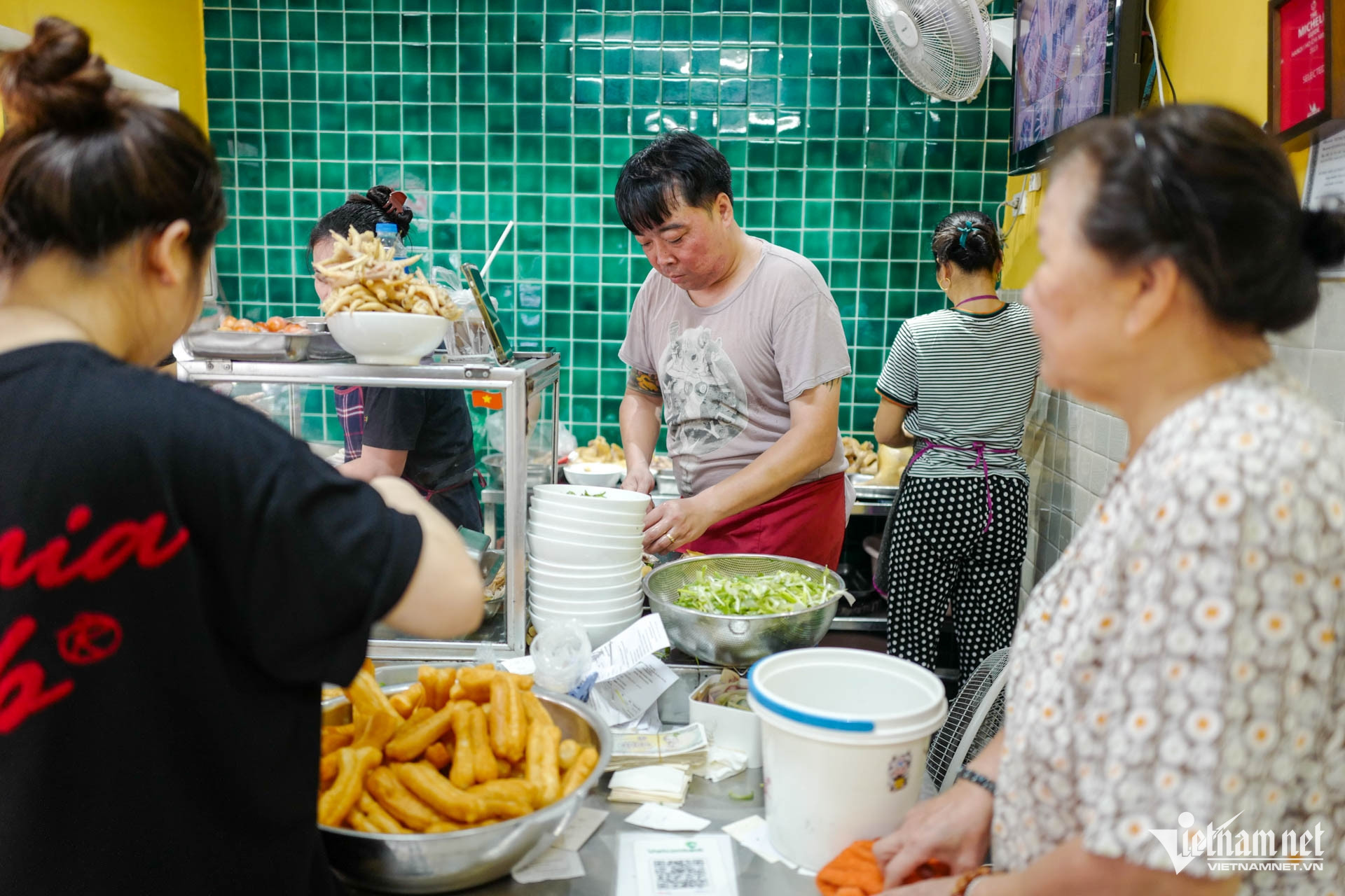 hanoi pho shop.jpg