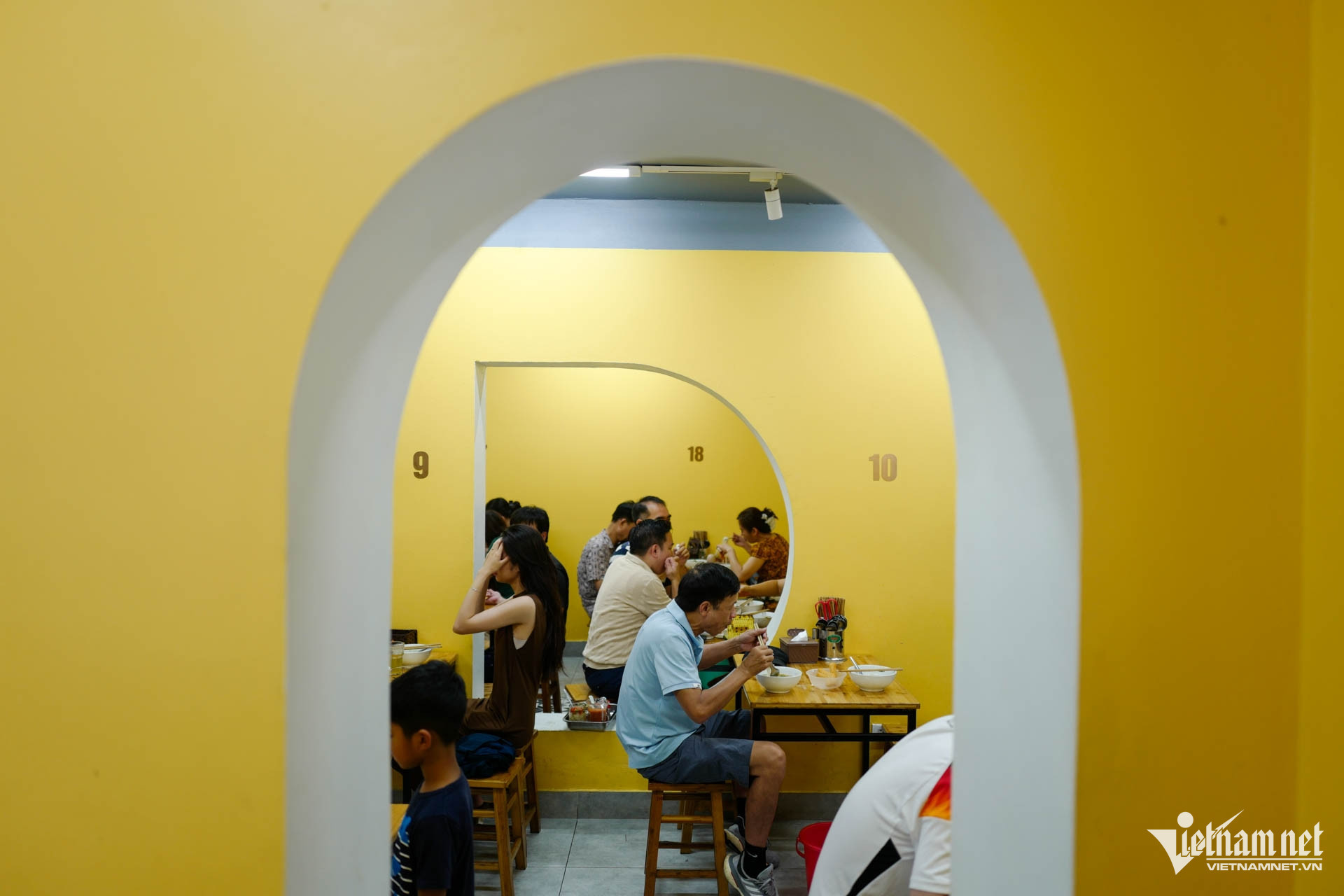 hanoi pho shop5.jpg