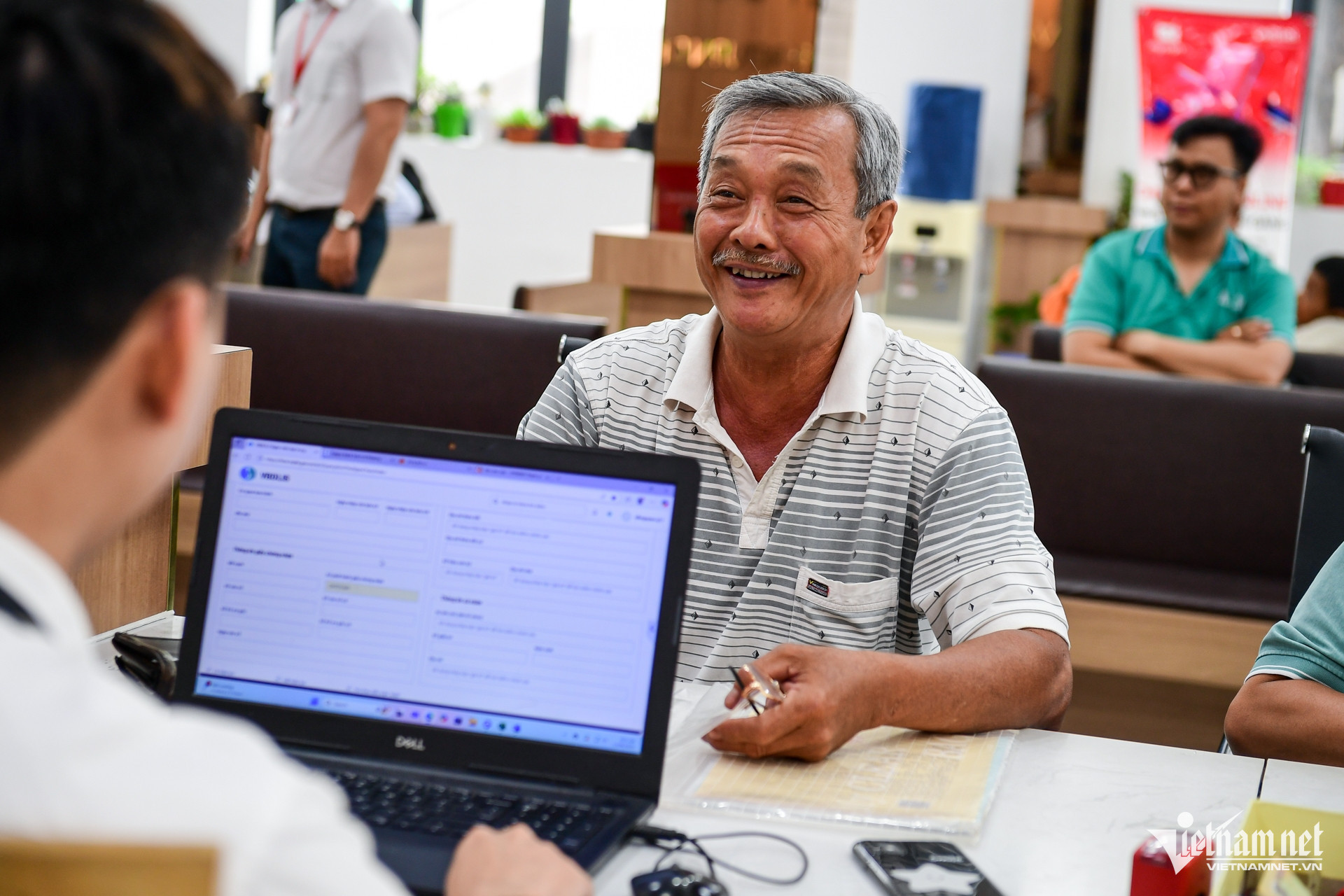 w thu tuc hanh chinh tphcm nguyen hue 17 68649.jpg