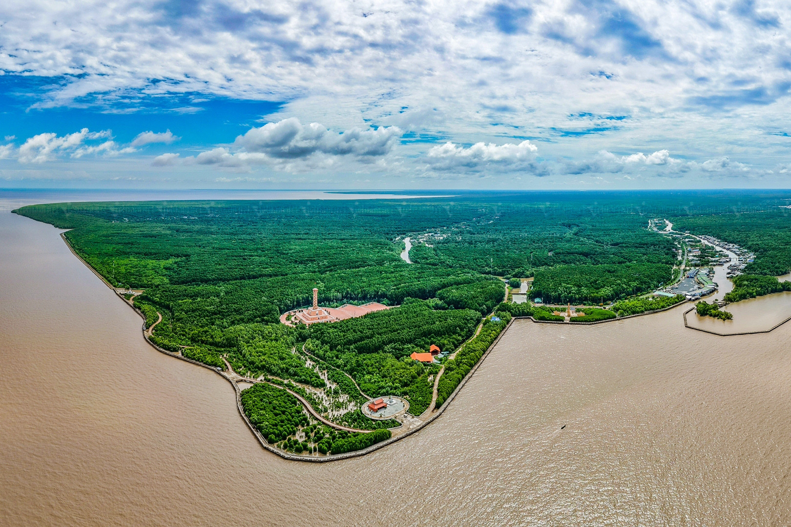 Ca Mau and Bac Lieu merge, forming a dynamic delta province