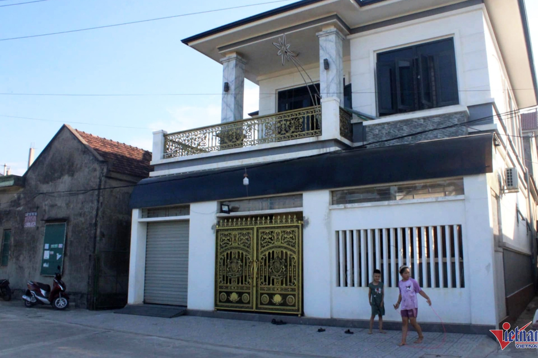 Ha Tinh villagers work abroad, sending billions home each year