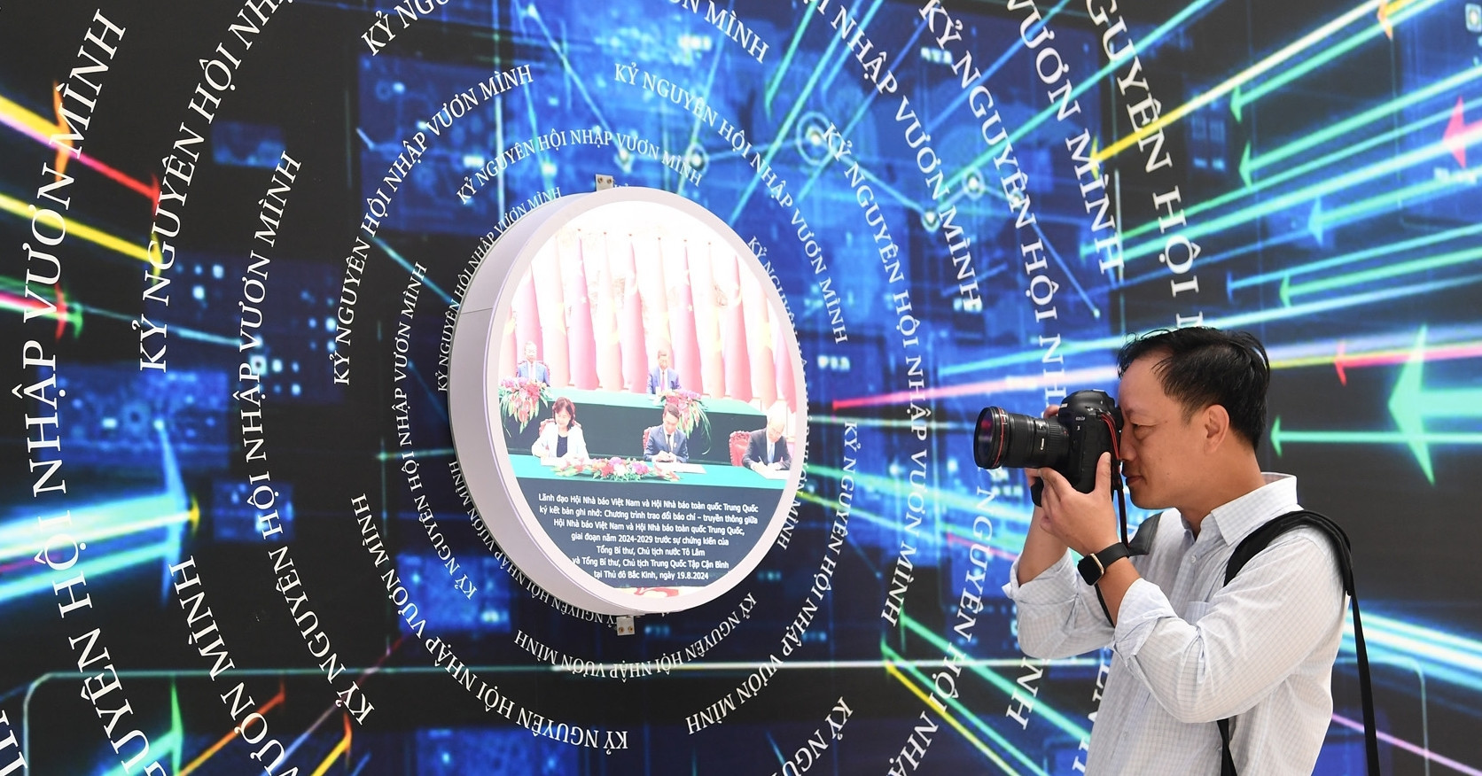 Hanoi exhibition celebrates 100 years of Vietnamese journalism