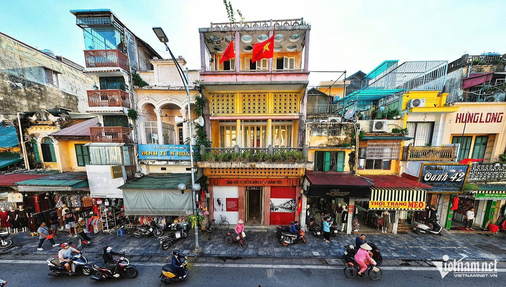 hanoi old quarters.jpg