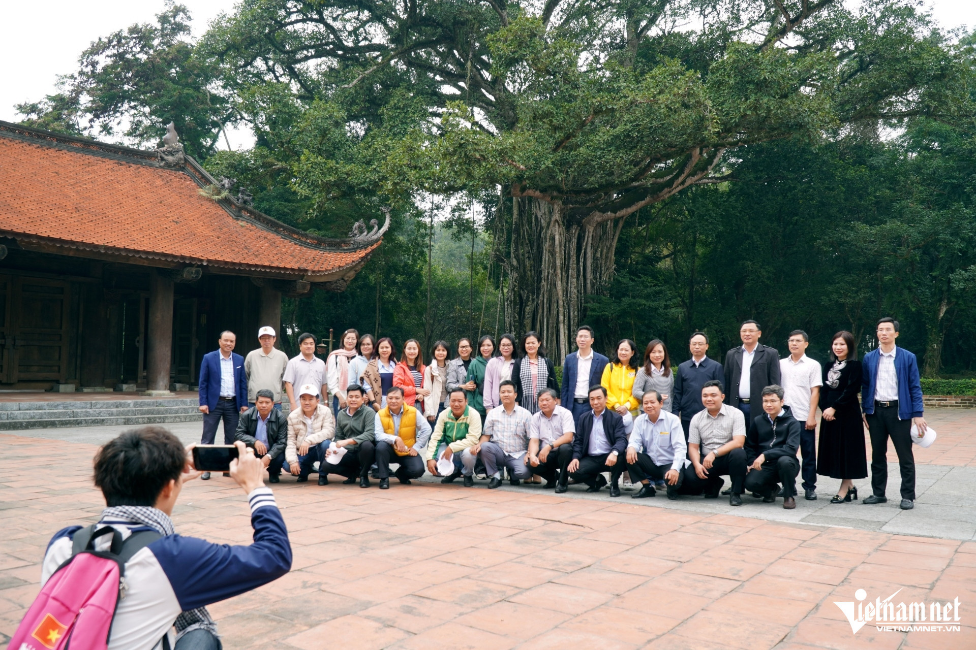 W-a9Chiêm ngưỡng chính điện dát vàng.JPG.jpg