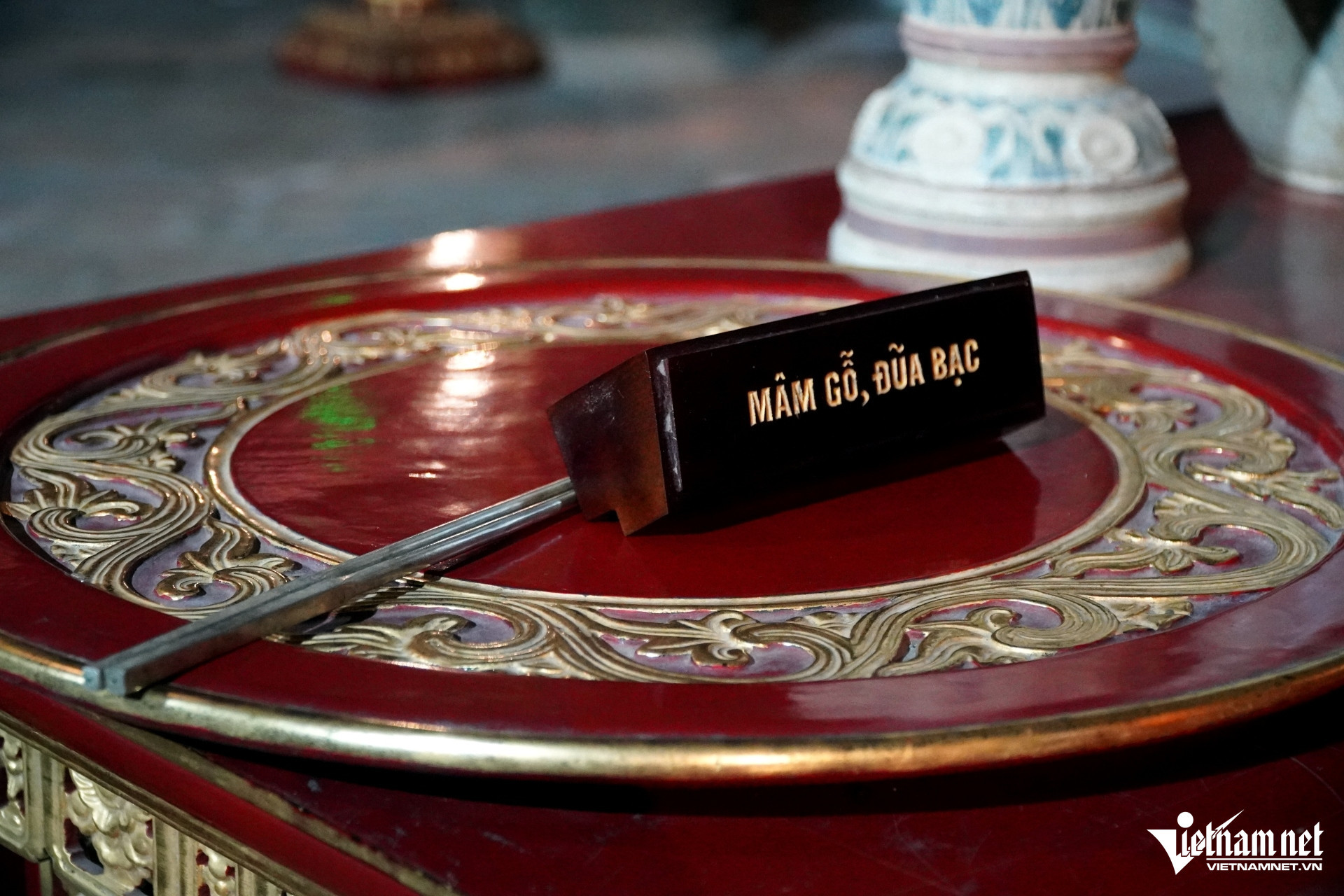 W-a7Chiêm ngưỡng chính điện dát vàng.JPG.jpg