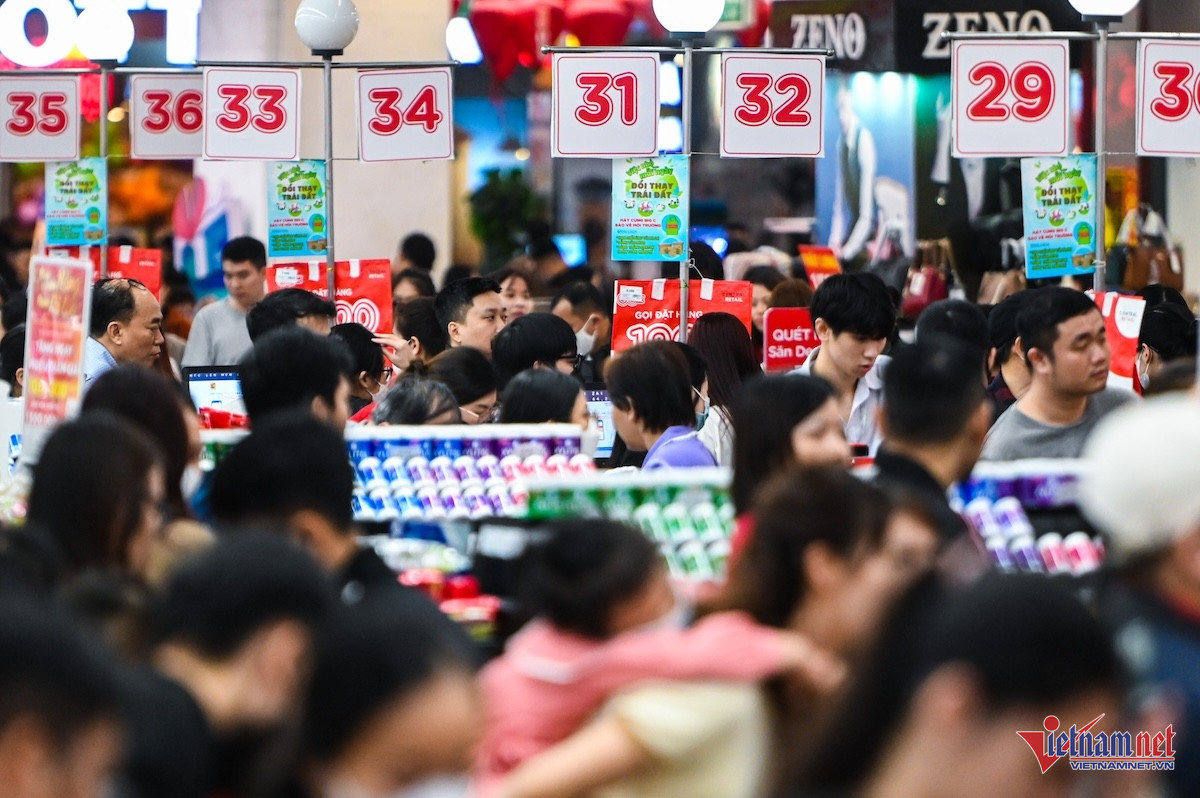 W-mua sam tieu dung thach thao (26).jpg