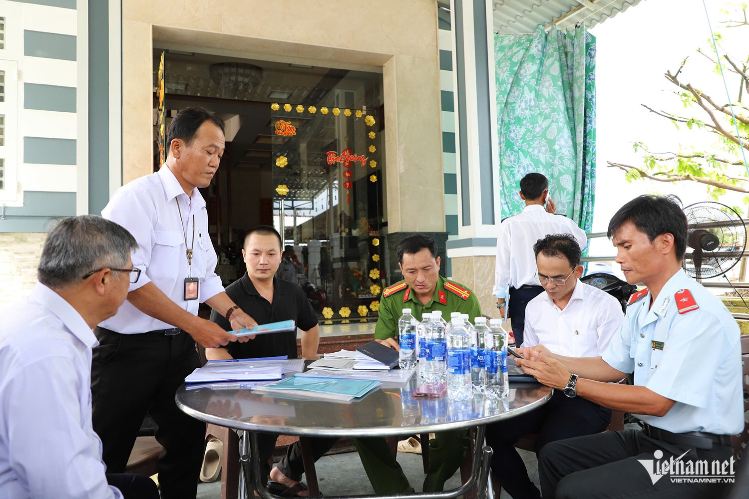 W-CP việt Nam 3.jpg