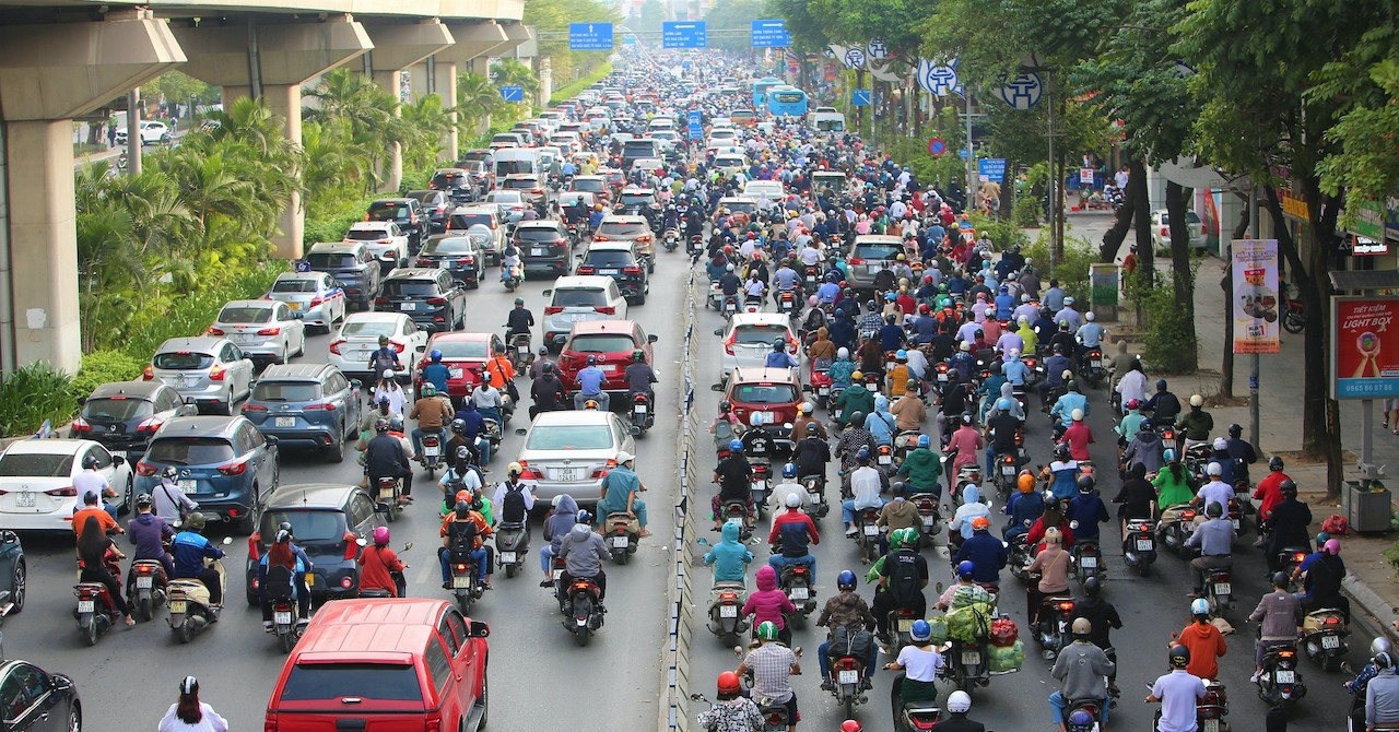 Hanoi enforces hard lane dividers to end chaotic traffic