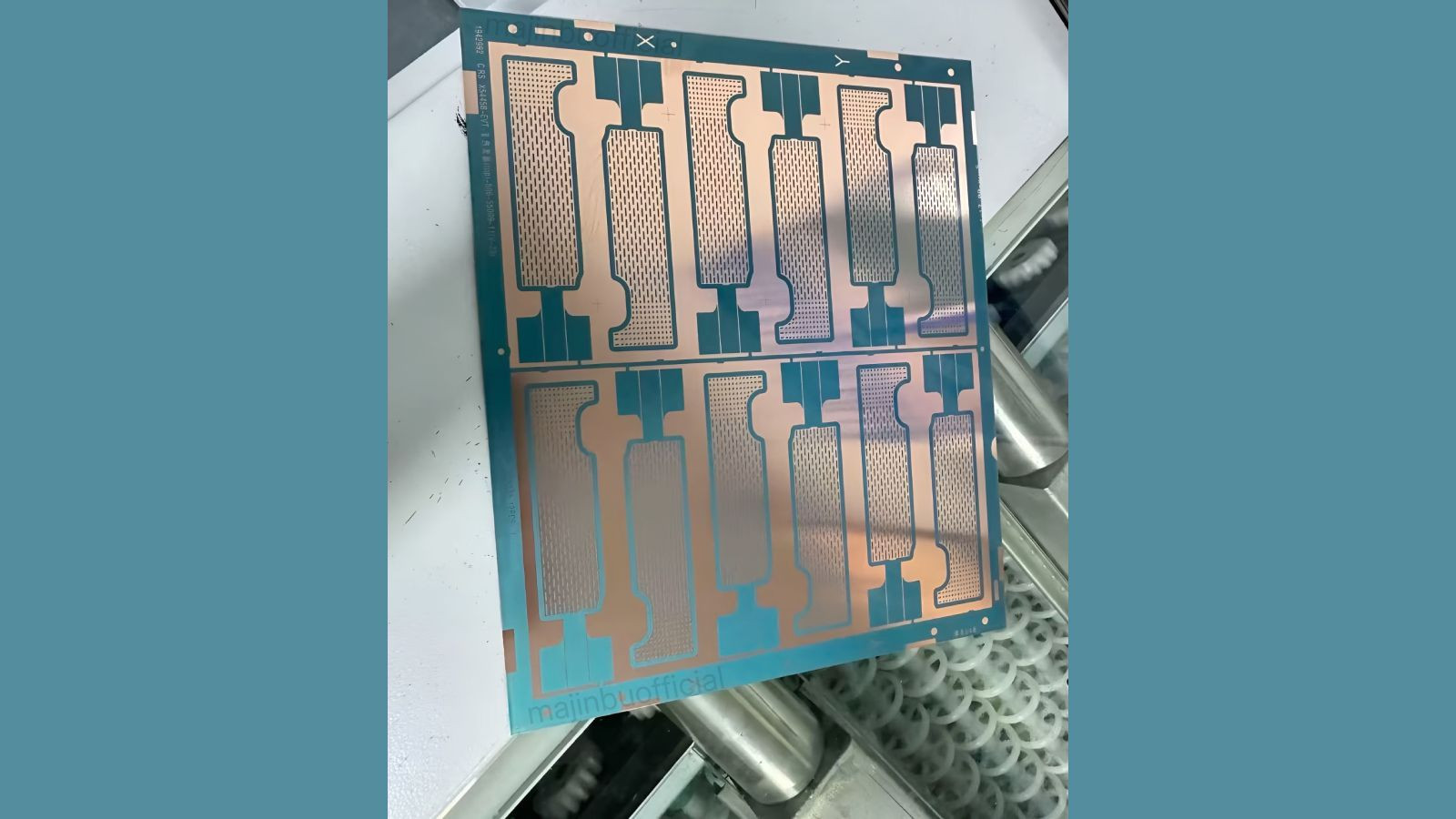 iPhone 17 Pro Vapor Chamber Cooling Plate.jpg