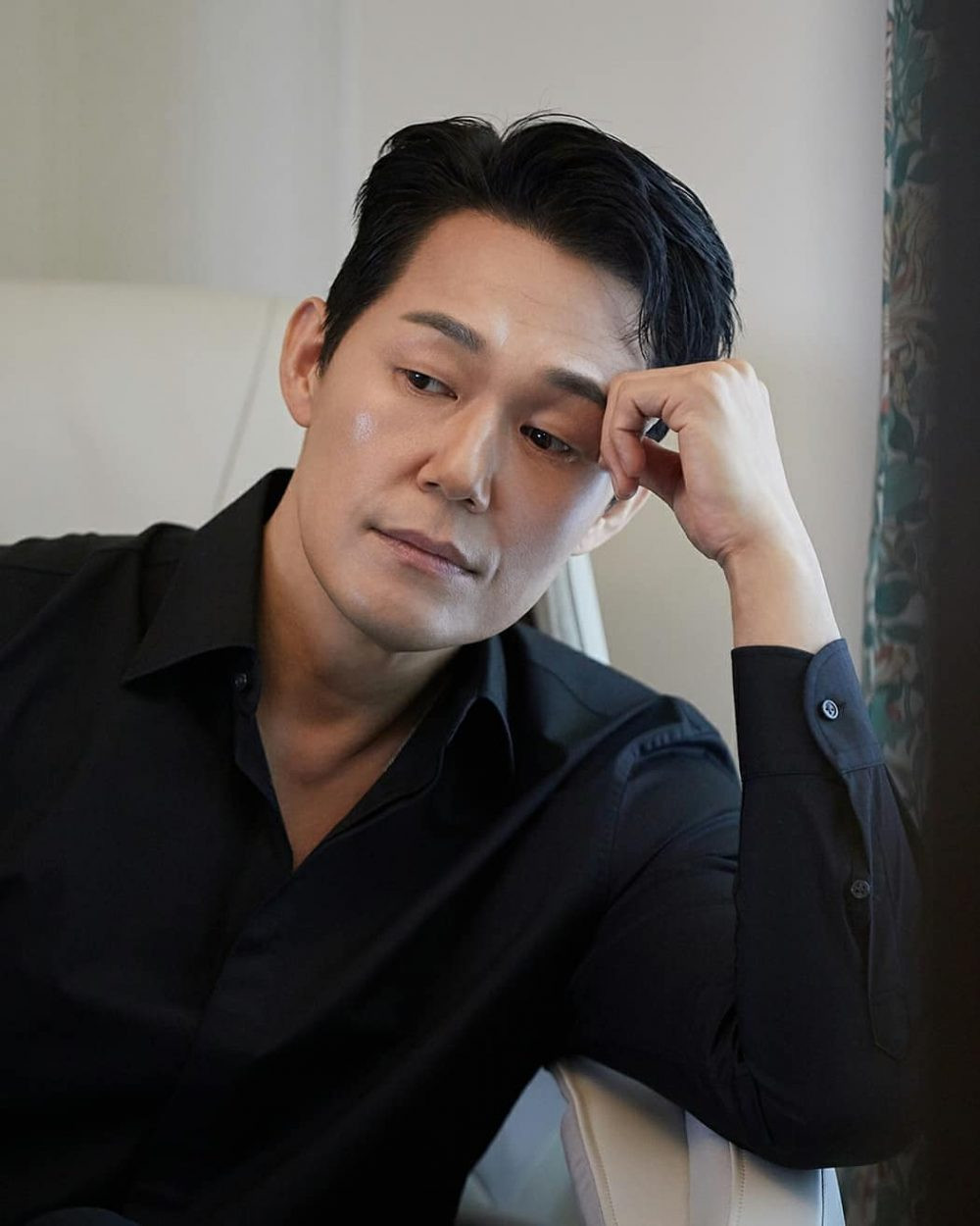 harper bazaar park sung woong phim va chuong trinh truyen hinh park.sungwoong e1686756754392.jpg