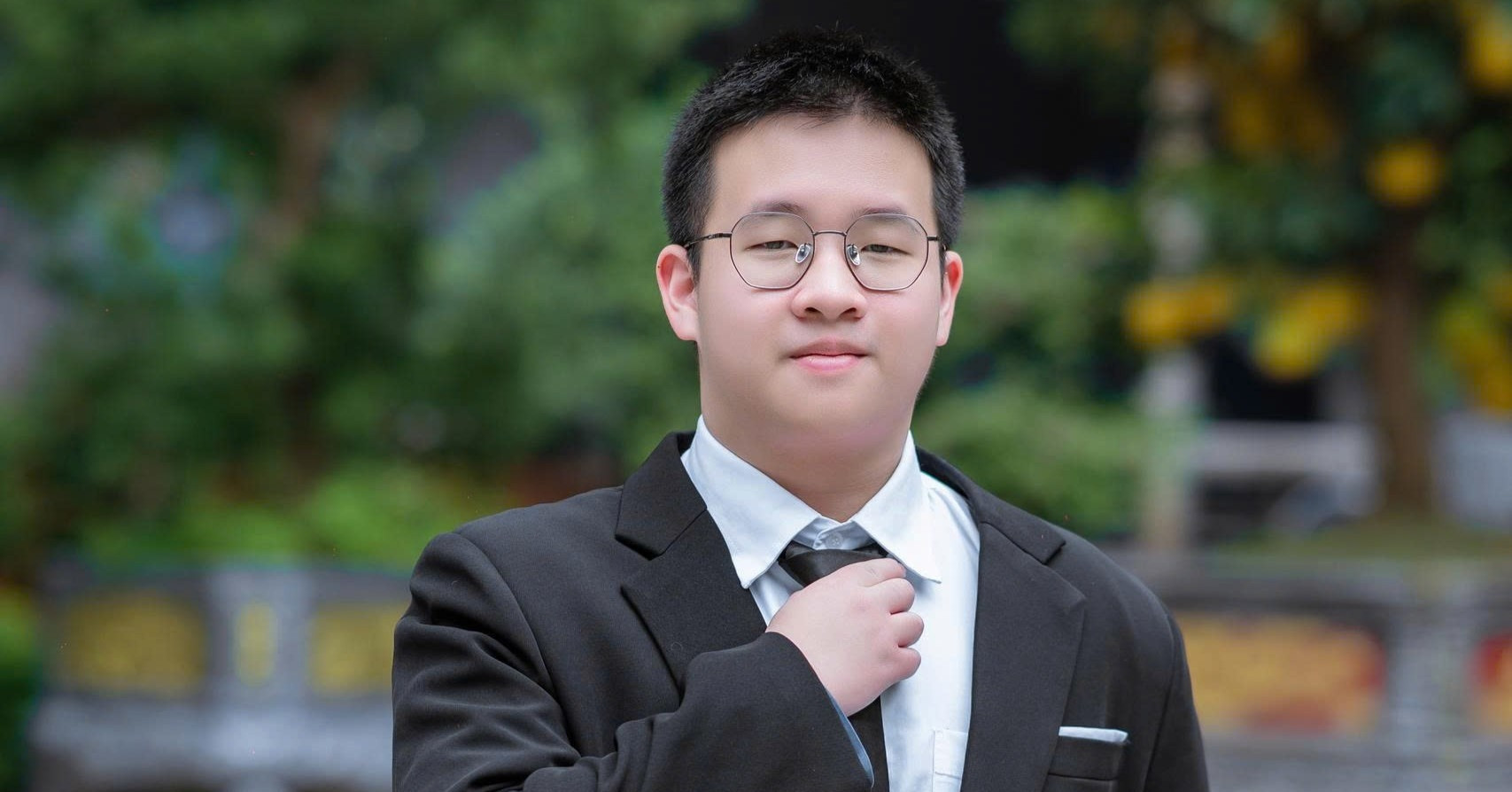 Vietnam’s ‘super math ace’ tops entrance to both gifted high schools