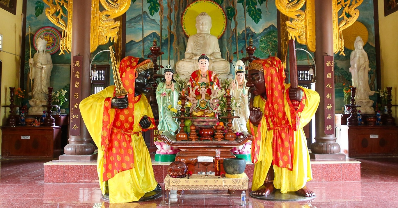 700-year-old guardian statues at Binh Dinh pagoda declared national treasures