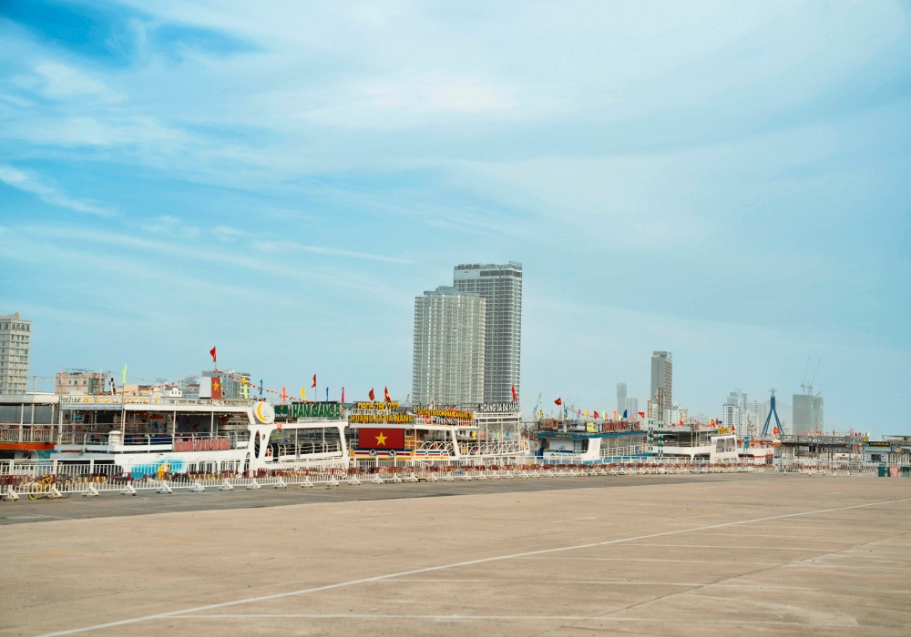 batch_Cảng sông Hàn địa điểm Fashion Show diễn ra.jpg