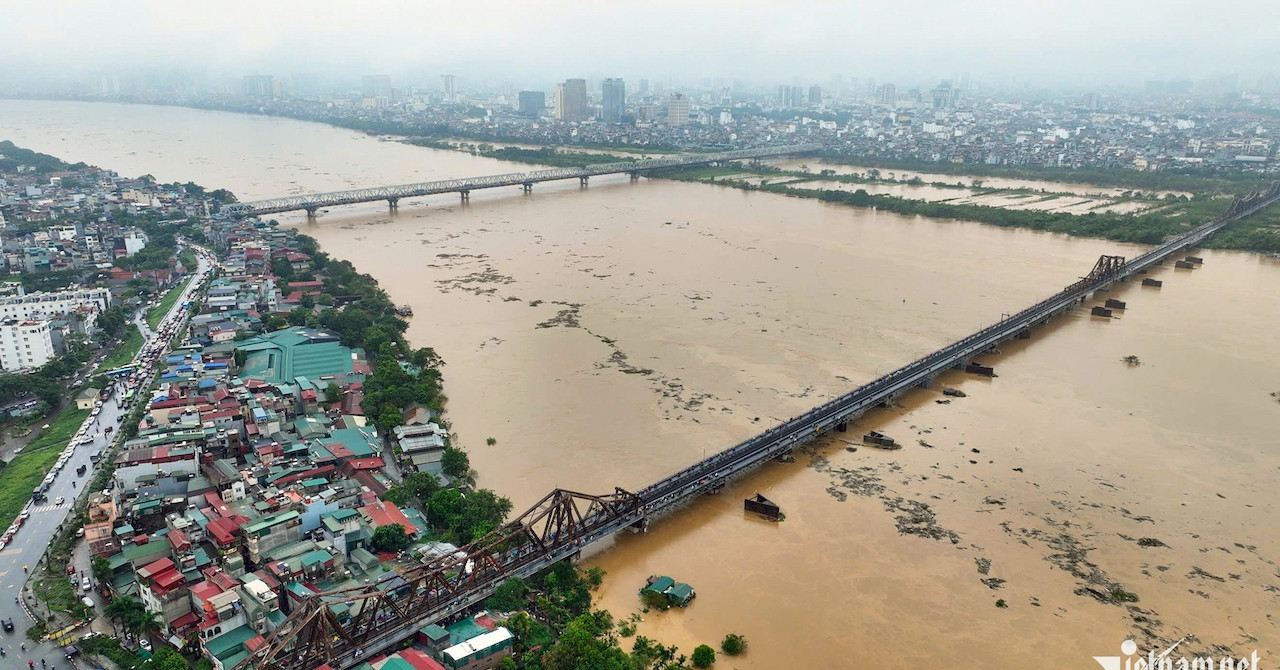 Hanoi plans riverside boulevard to revive neglected Red River