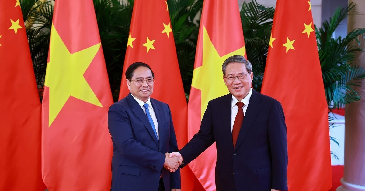 PMs of Vietnam and China hold talks, pledge to advance bilateral cooperation