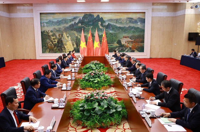 pms-of-vietnam-and-china-hold-talks-2.jpg