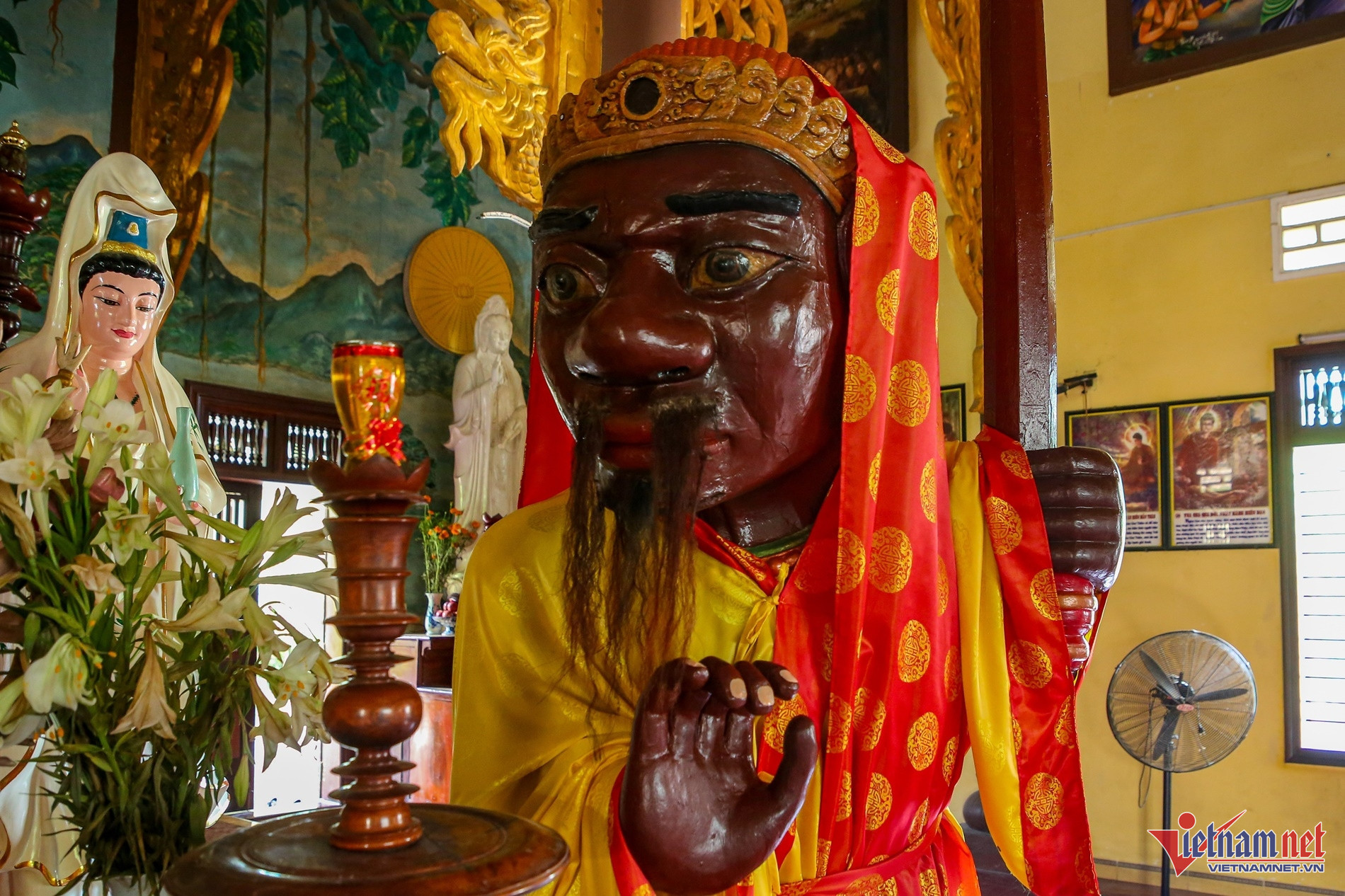 vietnam pagoda.jpg4.jpg