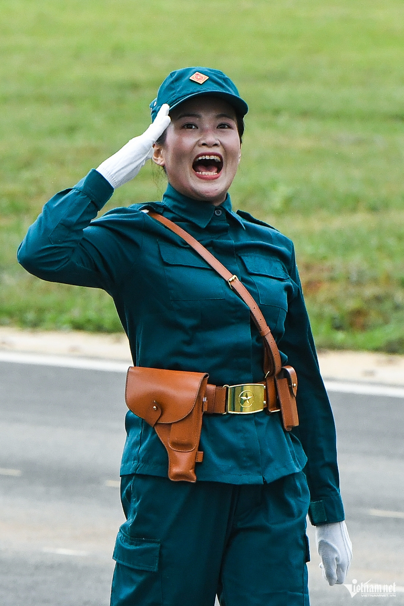 vietnam parade4.jpg