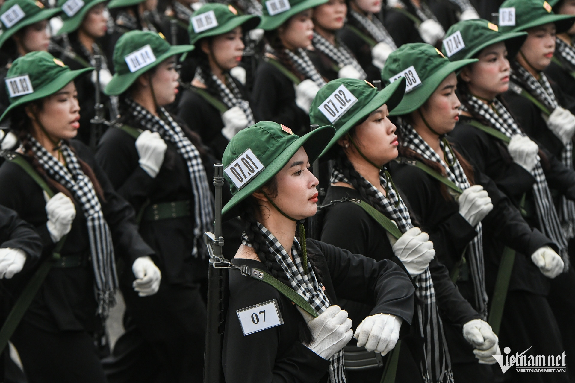 vietnam parade6.jpg