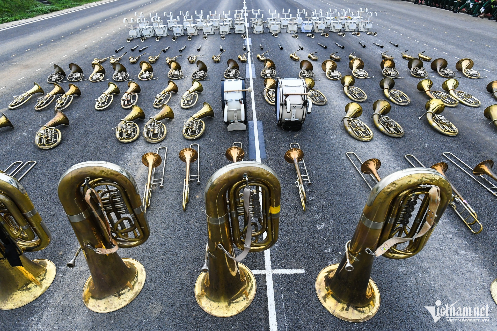 vietnam parade9.jpg