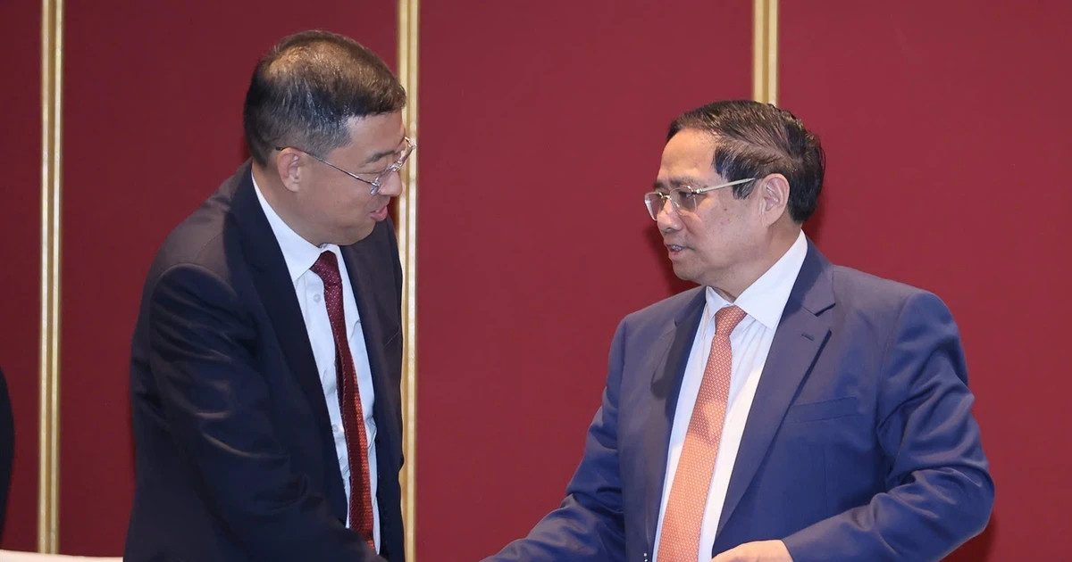 Vietnamese PM meets with Chinese corporations in Tianjin