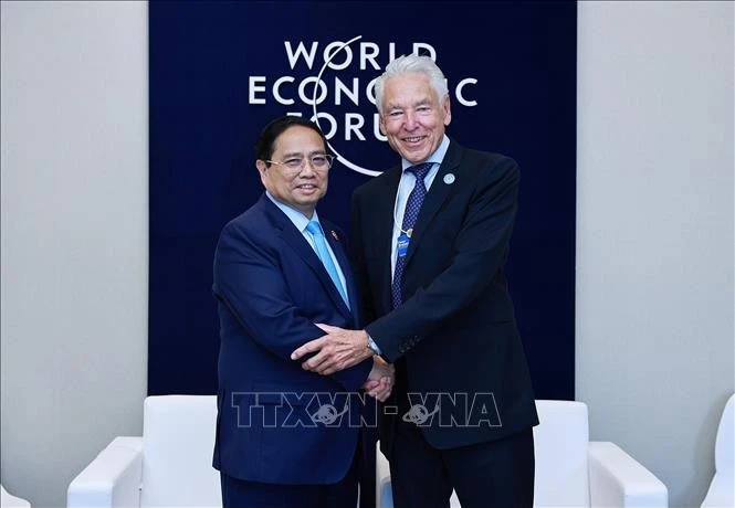 PM Pham Minh Chinh meets World Economic Forum leaders